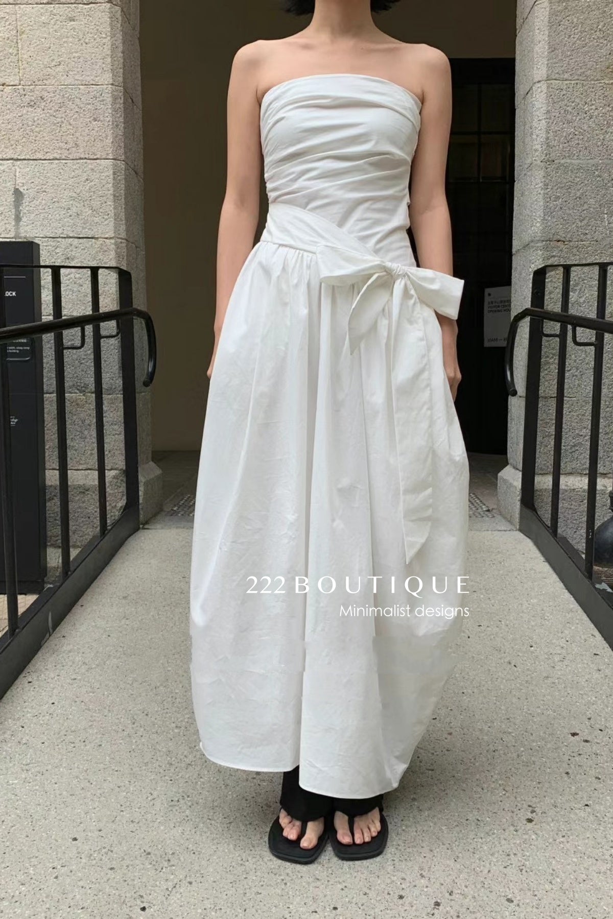 12v46 Ruched Strapless Dress – Volume & Detail