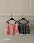28q26- PLAID LACE SHORTS