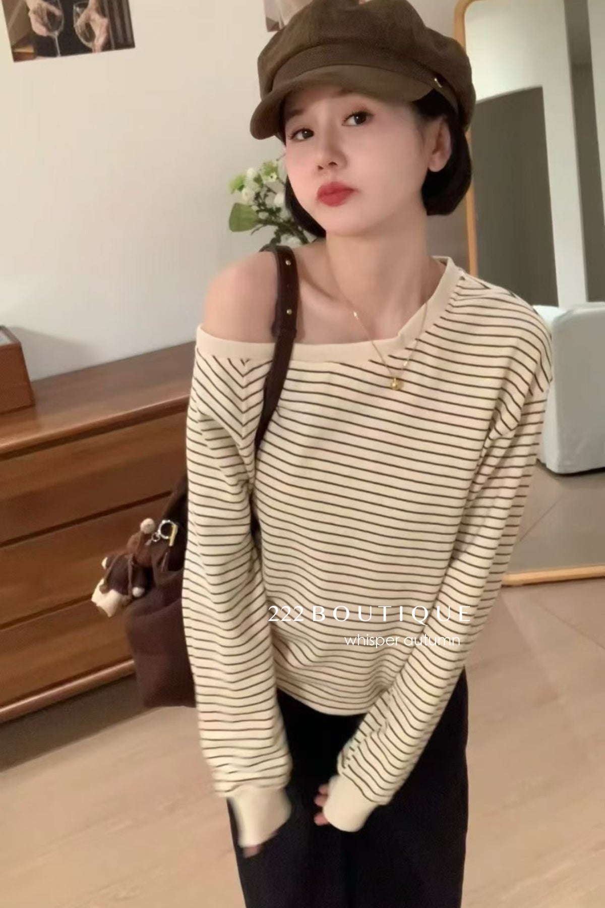 17a12 Off-shoulder Mongtoghi knit