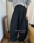 17q8 Khaki straight-leg trousers with elastic waist