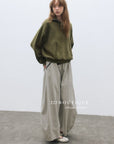 17q12 y elastic-waist pants
