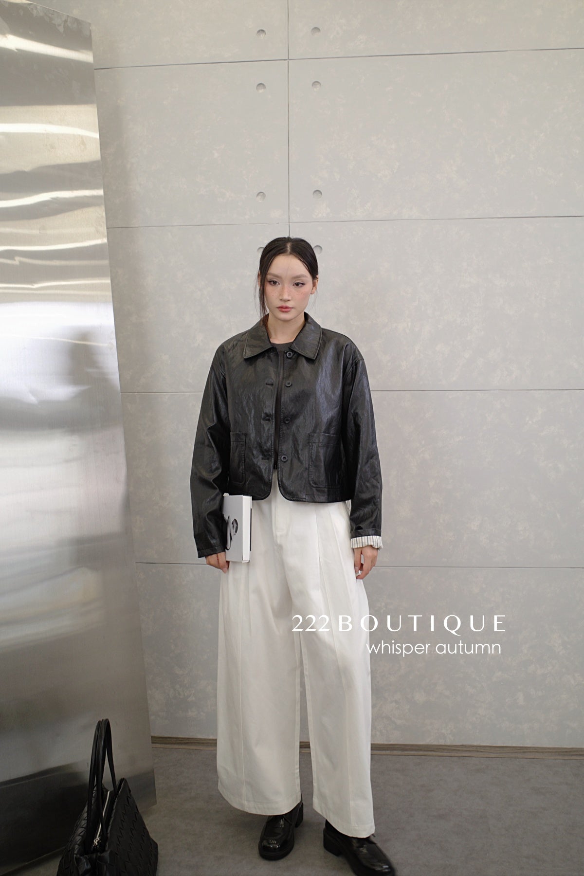 16a30 Leather jacket with Peter Pan collar and buttoned sleeves