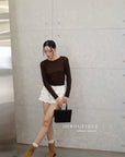 16a79 + 16q12 Set – Lightweight long-sleeve top & Textured lace-hem skirt