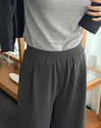 17q26 Basic straight-leg cotton-poly trousers