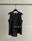 27a62- CHECKERED SLEEVELESS TOP