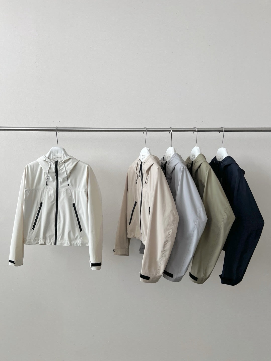 17a42 Basic windbreaker jacket