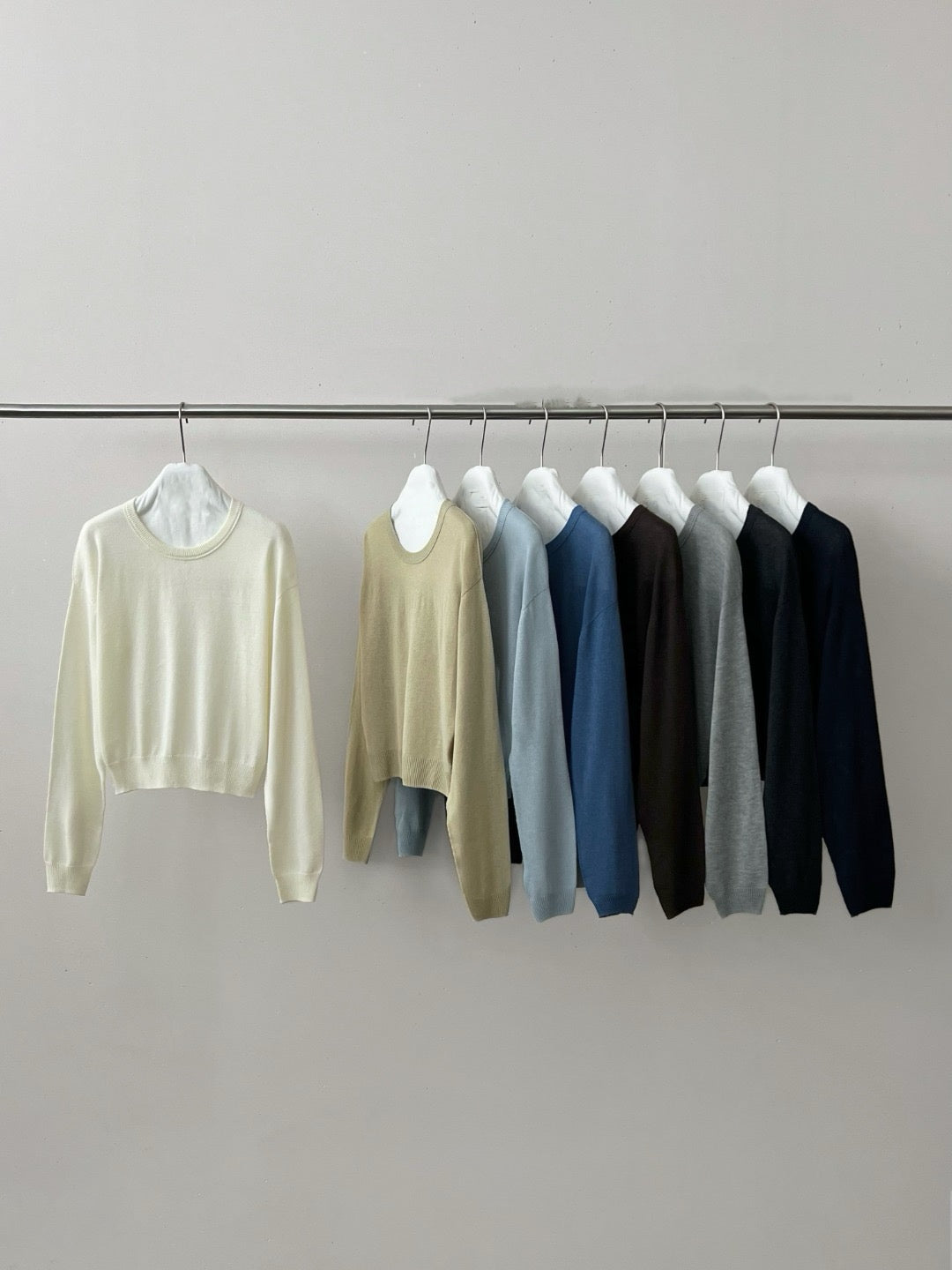 17a21 Basic Mongtoghi cashmere top