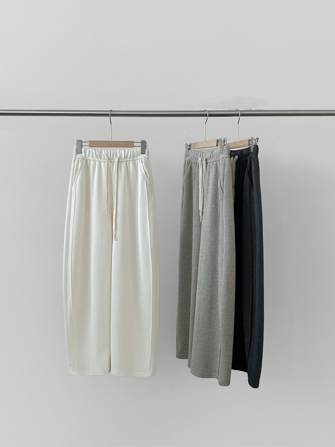 17q22 Basic cotton trousers with elastic waist