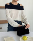 17A28 Off-shoulder Mongtoghi cashmere top with button detail