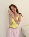 15a72 Contrast-trim cami top – fresh & playful