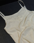 17a26 Cashmere camisole with lace trim