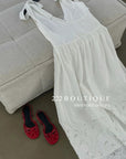 15v29 Embroidered ribbon-strap dress – soft white