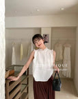 16a23 Sleeveless cotton top with lace trim