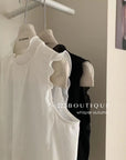 16a23 Sleeveless cotton top with lace trim