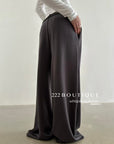16q8 Basic straight-leg cotton trousers