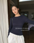 16a26 Fitted cotton long-sleeve top