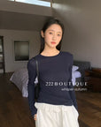 16a26 Fitted cotton long-sleeve top