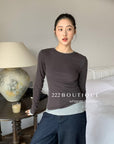 16a26 Fitted cotton long-sleeve top