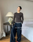 16a26 Fitted cotton long-sleeve top