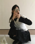16a41 Basic short-sleeve Mongtoghi top with soft V-neck