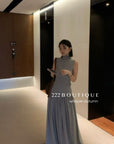 16v9 Pleated skirt & mock-neck sleeveless top set – grey