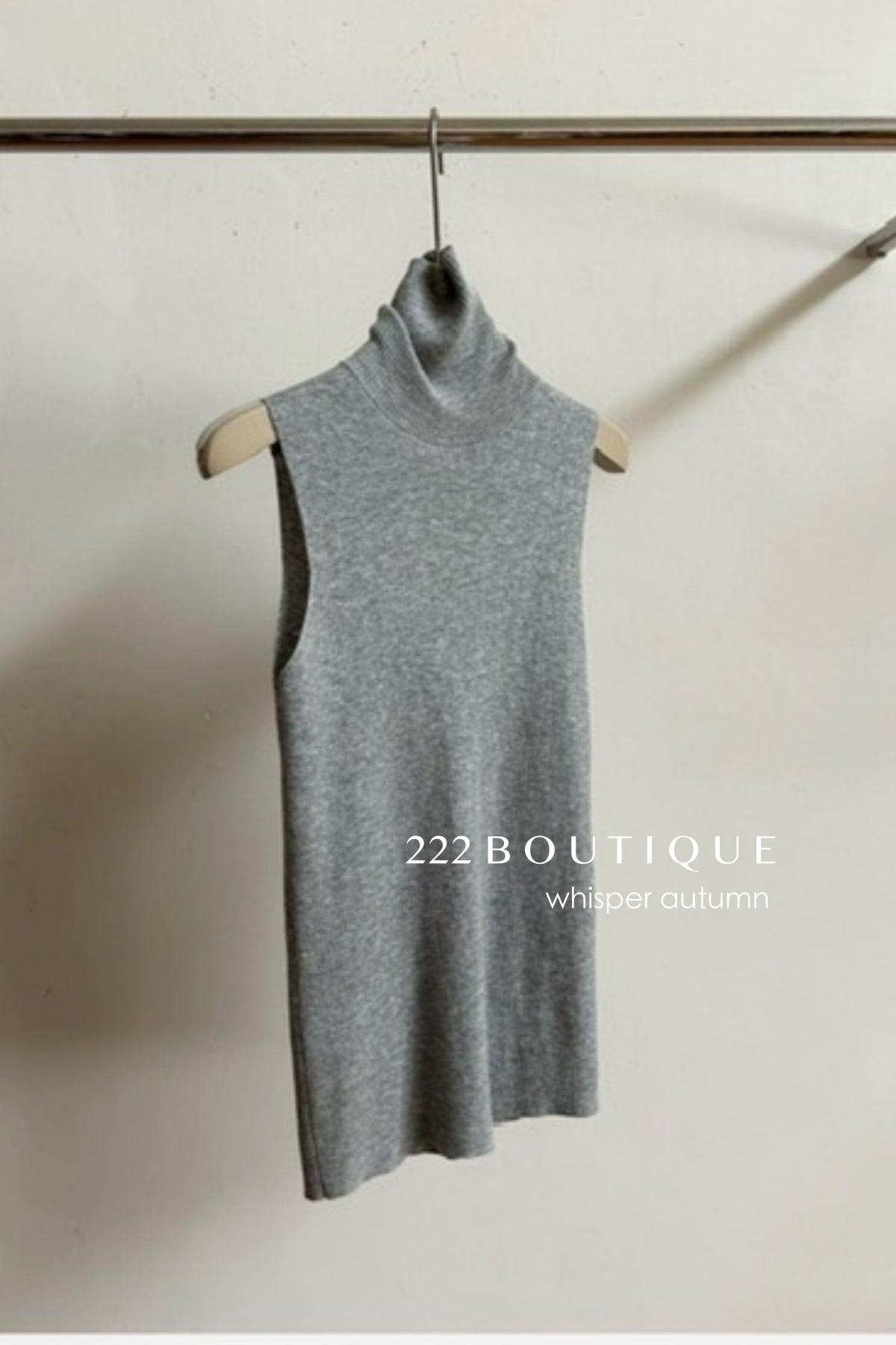 16v9 Pleated skirt & mock-neck sleeveless top set – grey