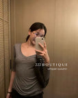 16a53 Lightweight V-neck long-sleeve tee
