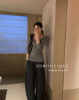 16a53 Lightweight V-neck long-sleeve tee