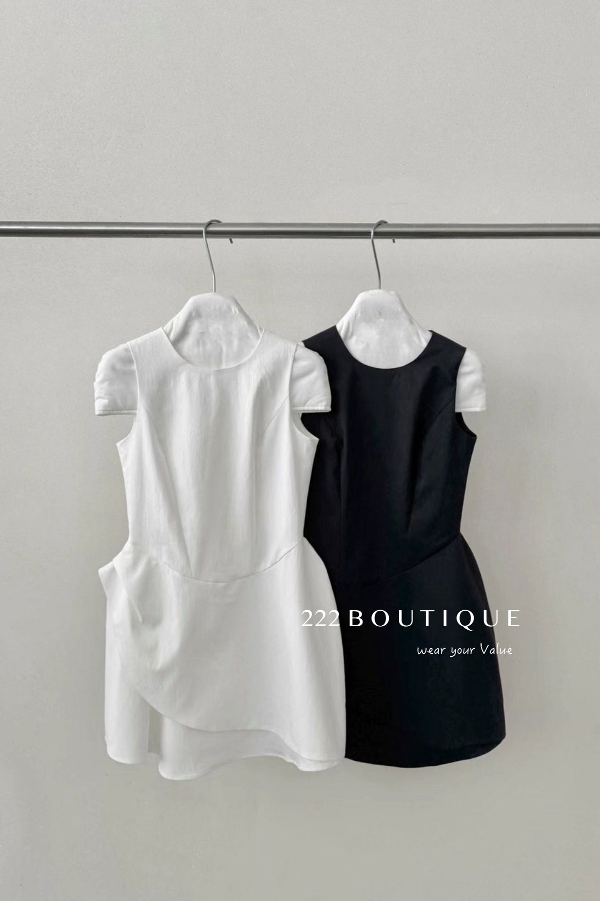 Ruffled short dress 13v13
