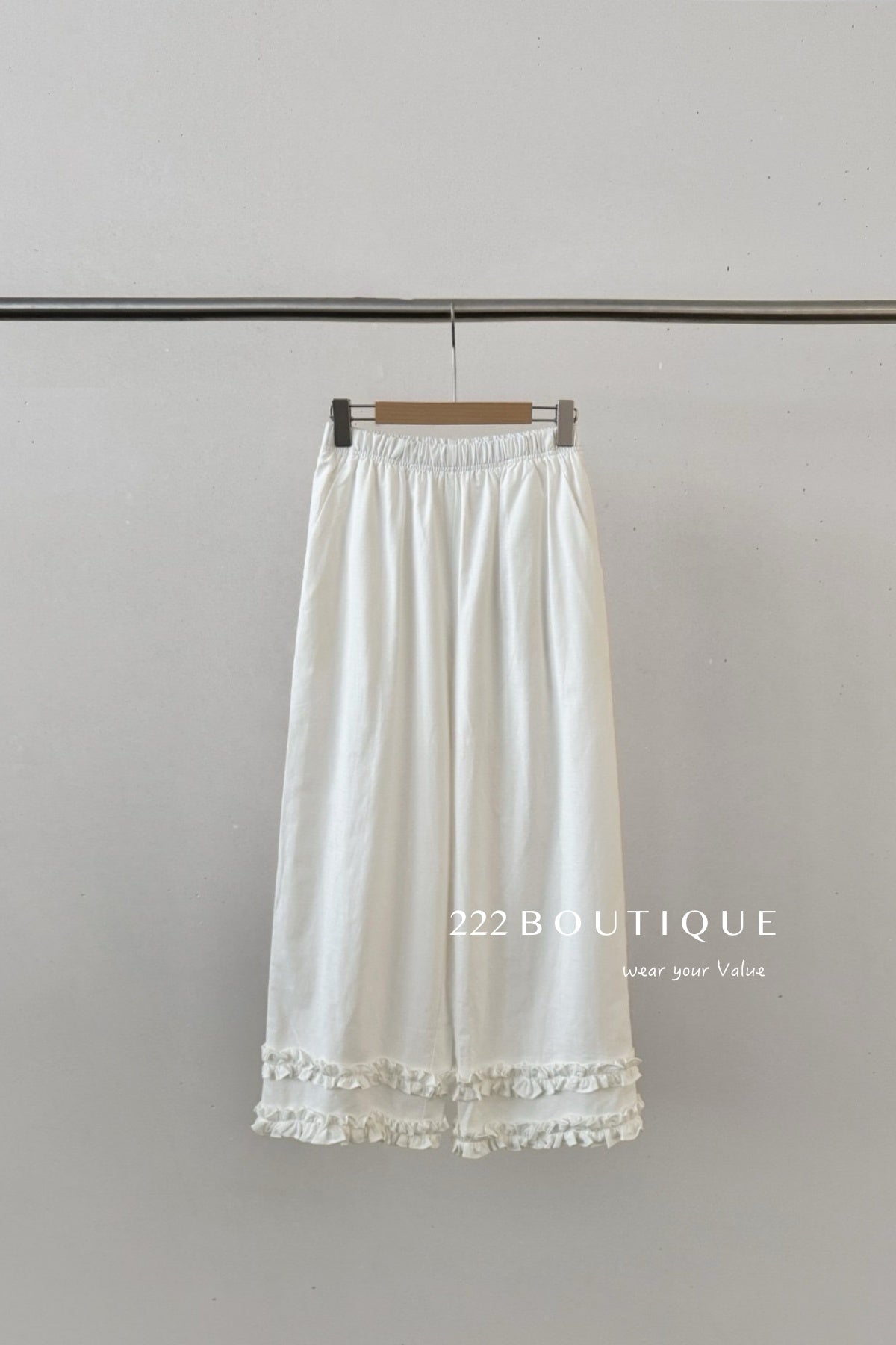 13Q10 Ruffle Hem Straight Pants