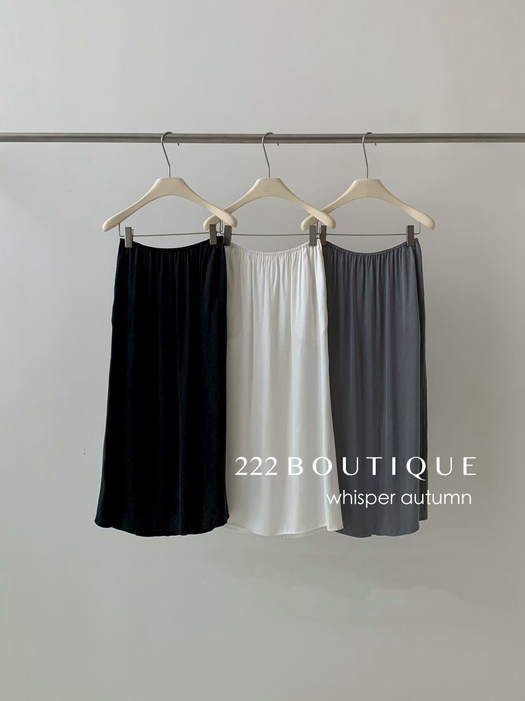 16v20 Silk midi skirt with elastic waistband