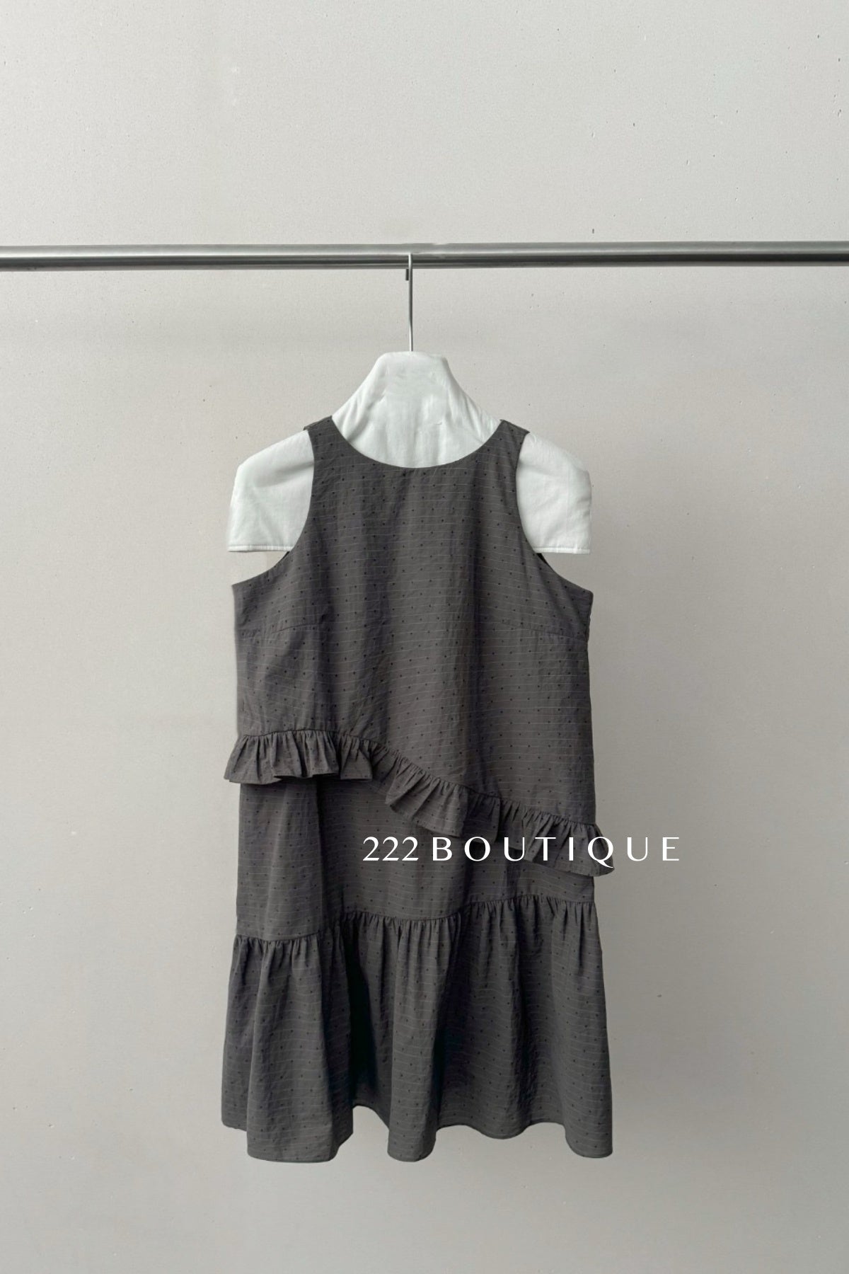 15v5 Textured cotton ruffle dress – charcoal black