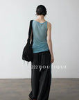 15q8 Pleated high-waist trousers – crisp, roomy, structured