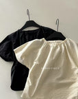 14a7 Round-neck blouse with side-gathered waist