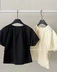 14a7 Round-neck blouse with side-gathered waist