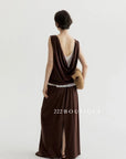 15v1 Draped-back maxi dress – fluid and refined