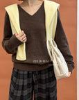 18a33 V-neck cashmere sweater