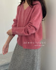 18a33 V-neck cashmere sweater