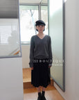 18a33 V-neck cashmere sweater