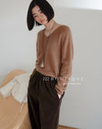 18a33 V-neck cashmere sweater