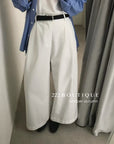 16Q15 Straight-leg khaki trousers with belt