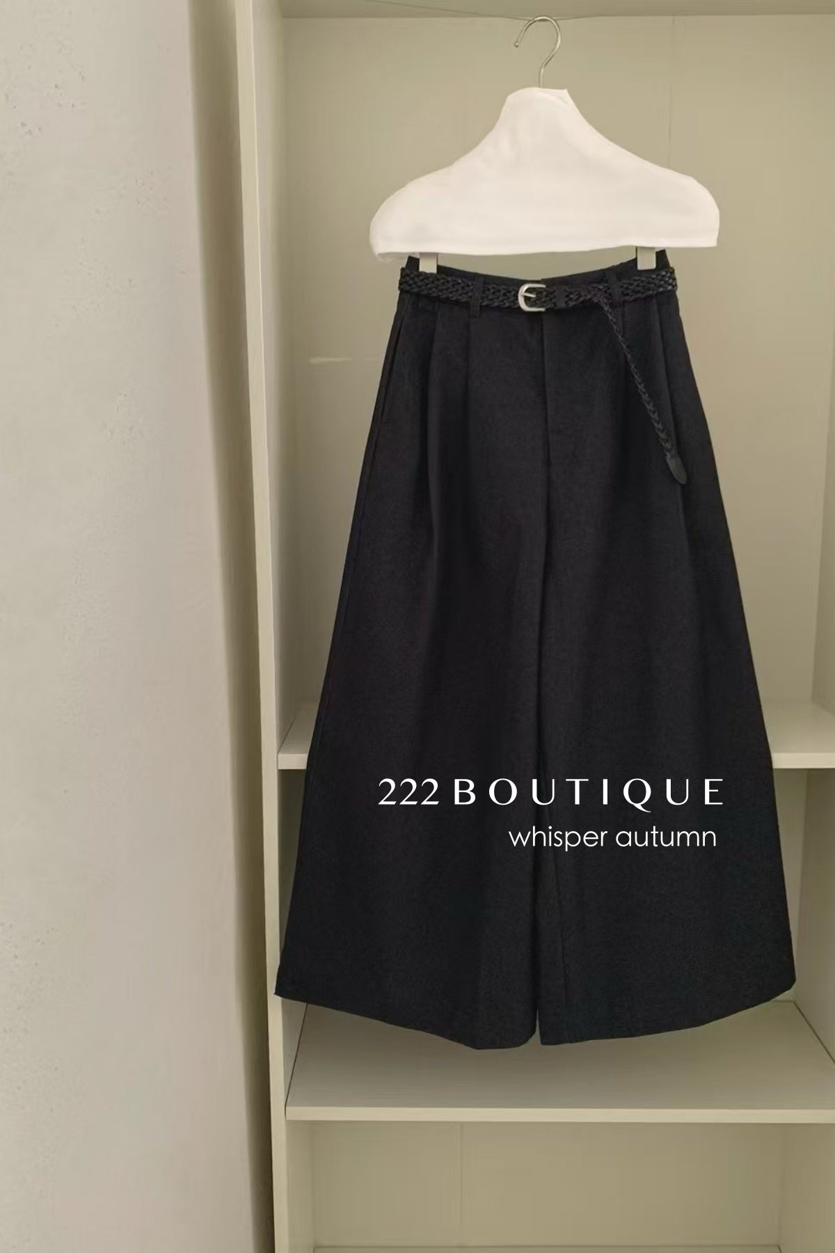 16Q15 Straight-leg khaki trousers with belt