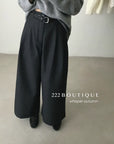 16Q15 Straight-leg khaki trousers with belt