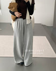 17q33 Cotton trousers with ruffled waist