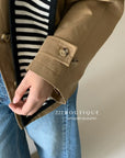 17a63 Suede trench-style jacket with classic collar and scarf