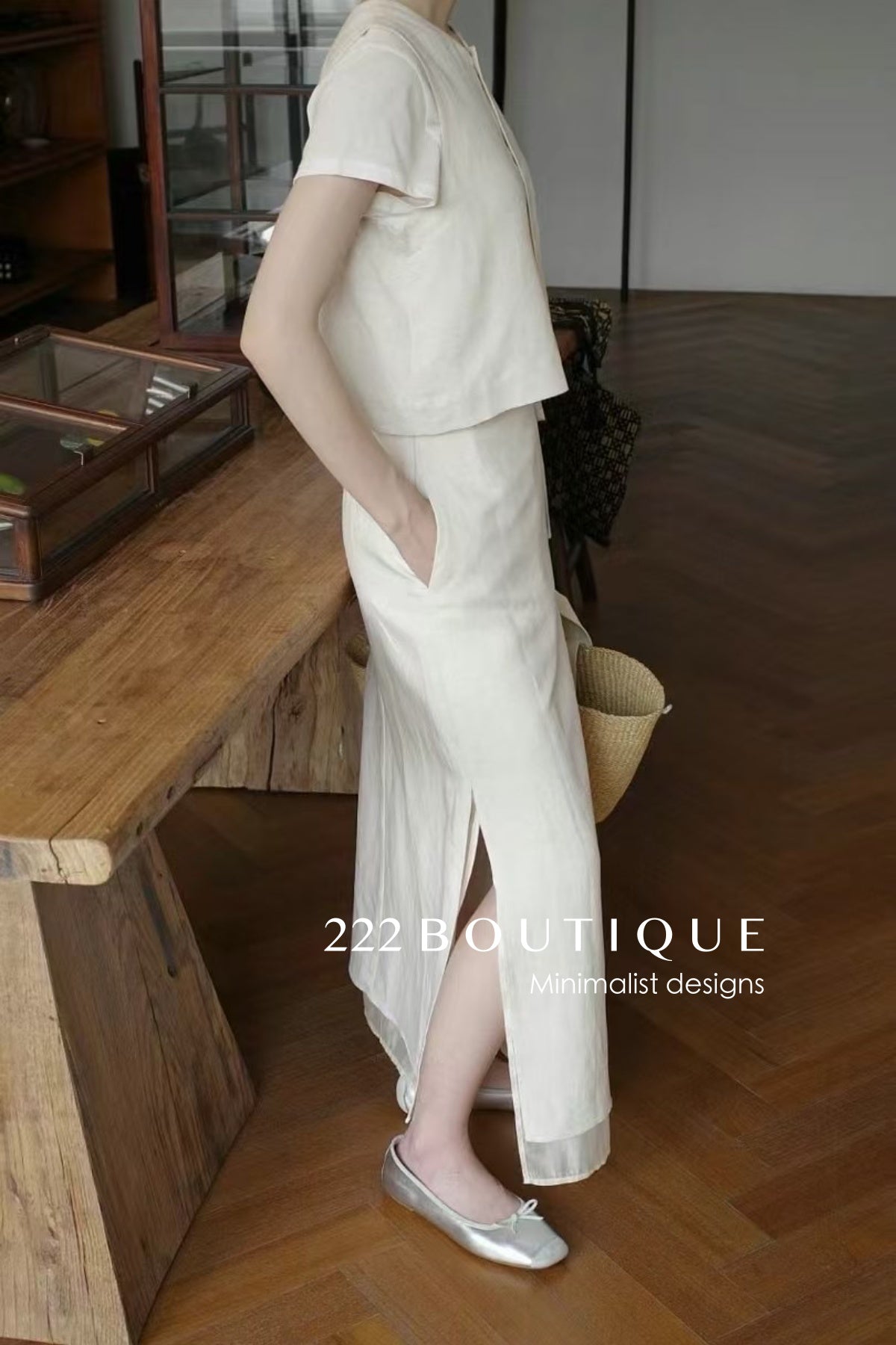 12A153 12V127 Minimal Vest and Long Skirt Set