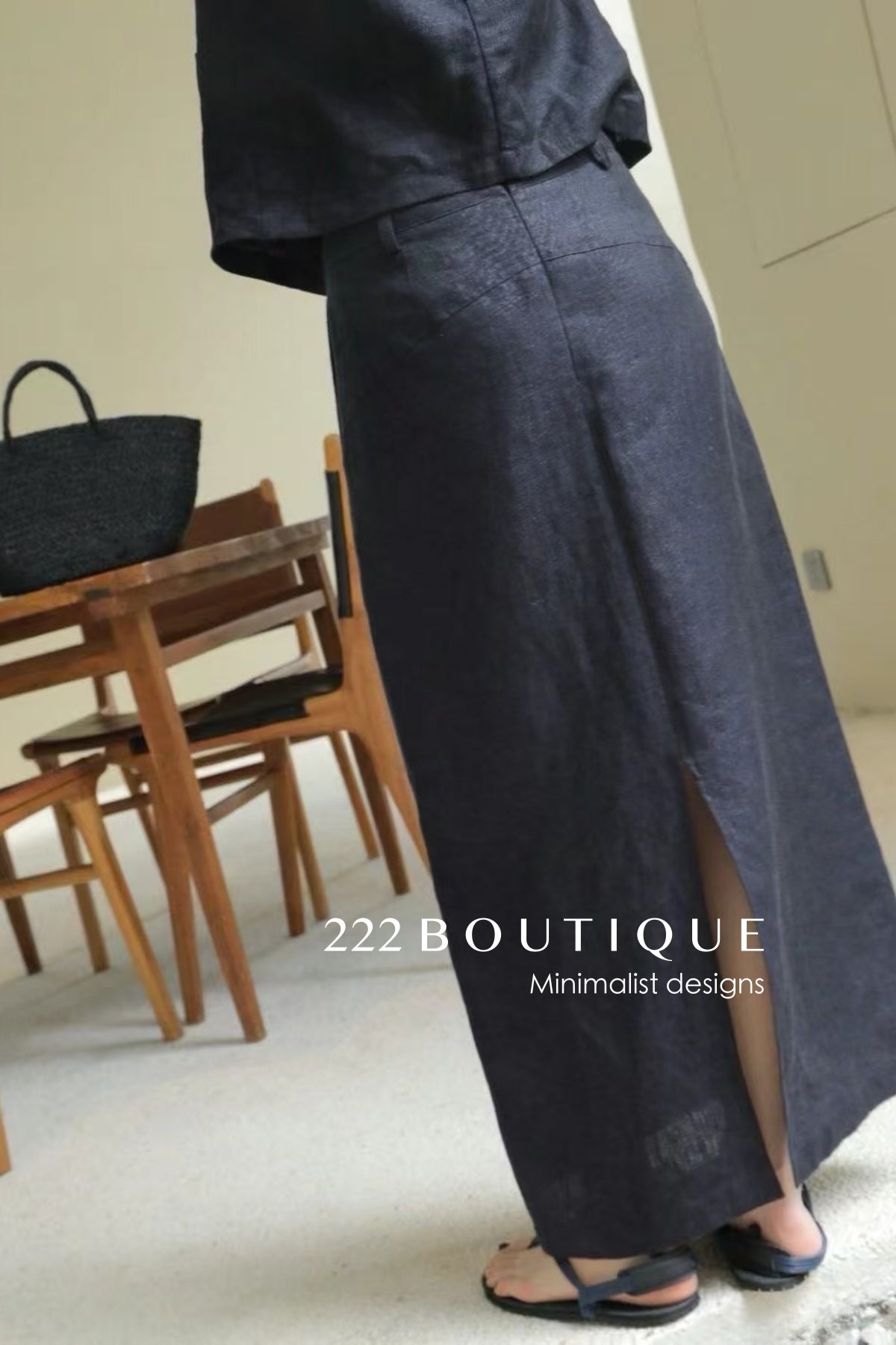 12A153 12V127 Minimal Vest and Long Skirt Set