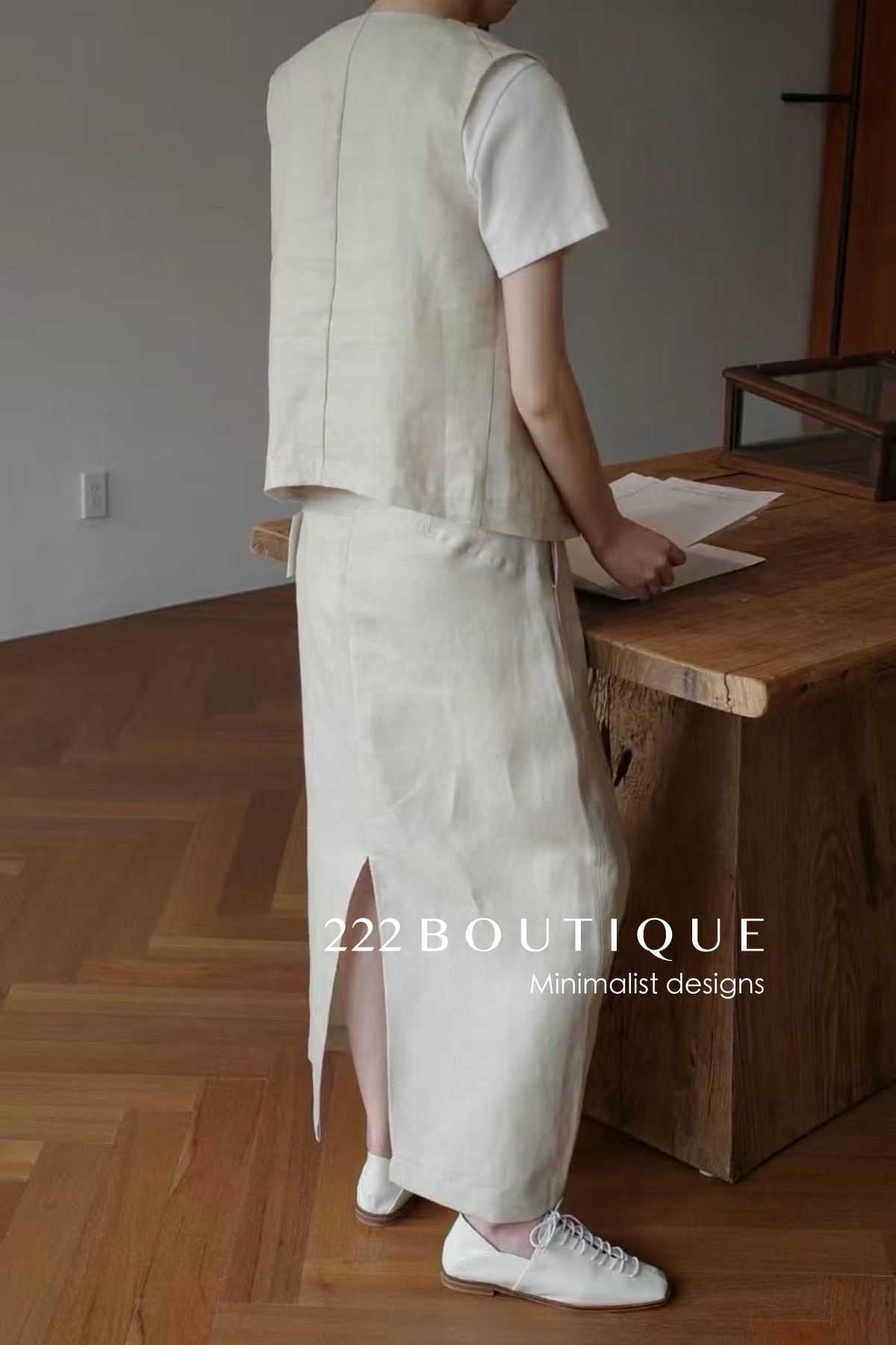 12A153 12V127 Minimal Vest and Long Skirt Set