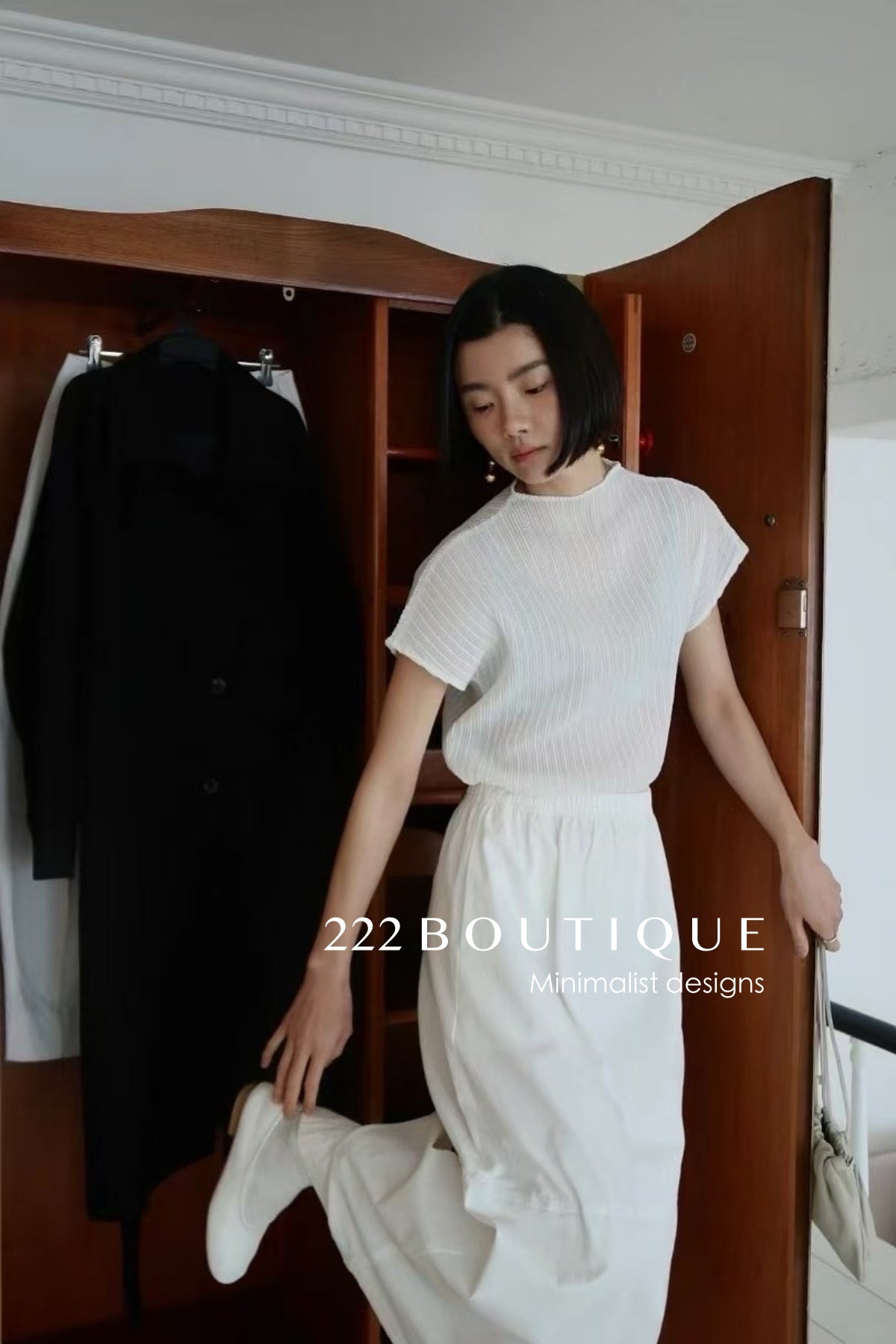 12A71 Lightweight High-neck Tee