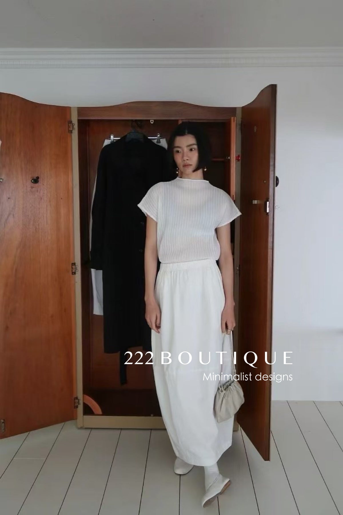 12A71 Lightweight High-neck Tee